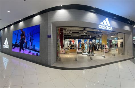 adidas store vietnam.